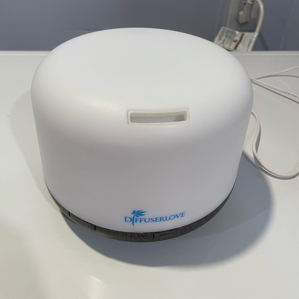 White Essential Oil Diffuser